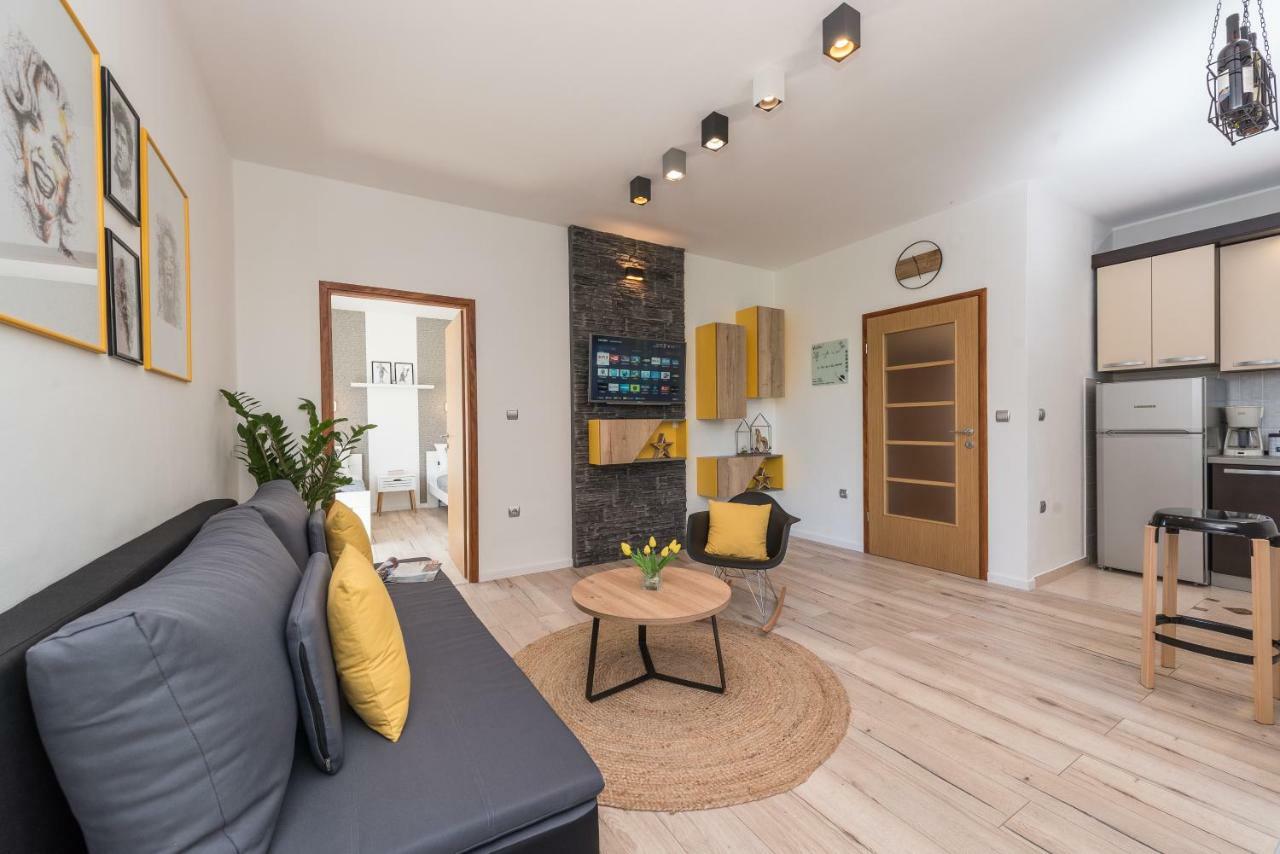 Apartment Portos *